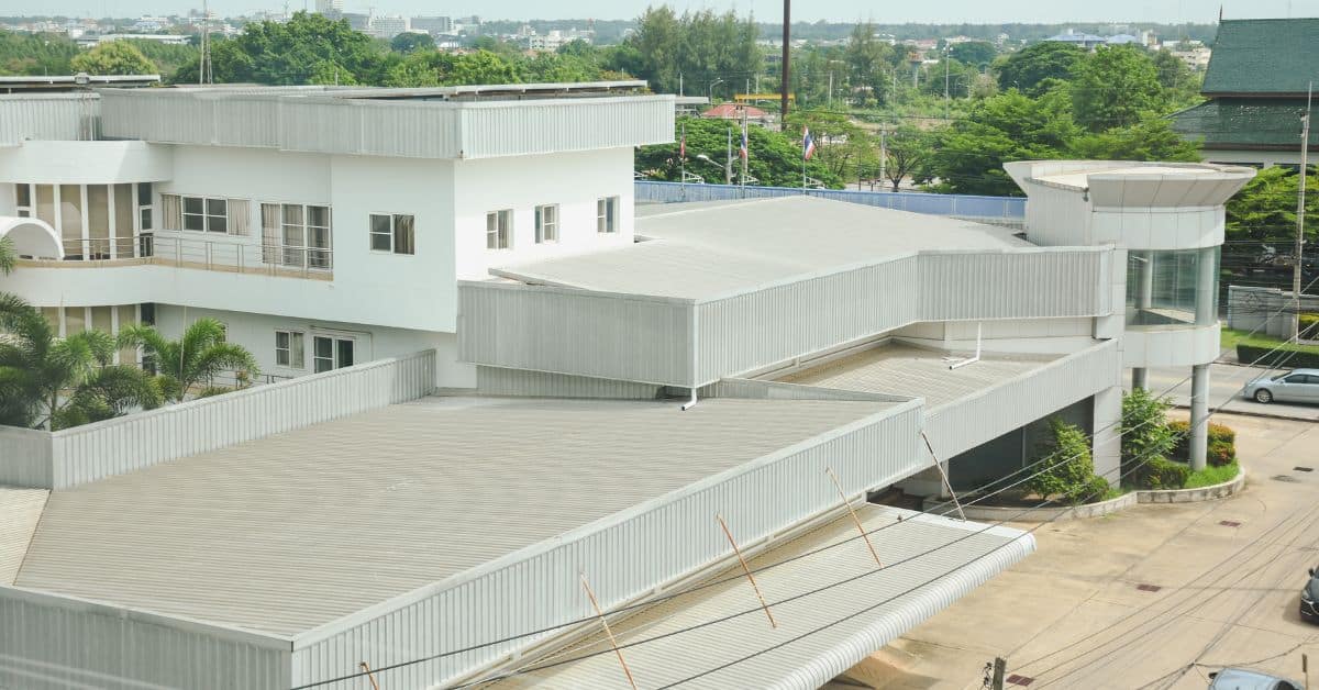 Commercial Roofing Contractor in Heathrow, FL Commercial Roofing Contractor in Heathrow, FL
